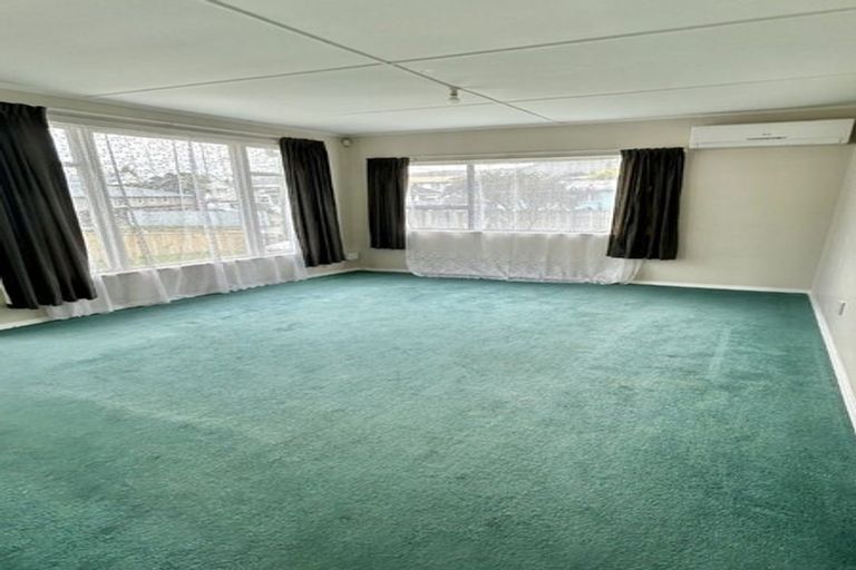 Photo of property in 3 Hanson Grove, Stokes Valley, Lower Hutt, 5019