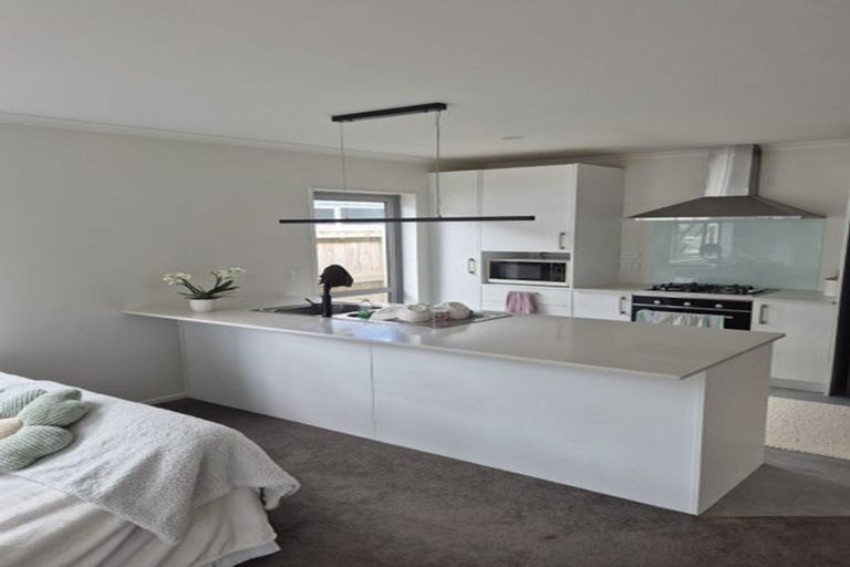 Photo of property in 16 Kutukutu Street, Takanini, 2112