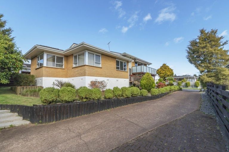 Photo of property in 2/18 Hanover Place, Pahurehure, Papakura, 2113