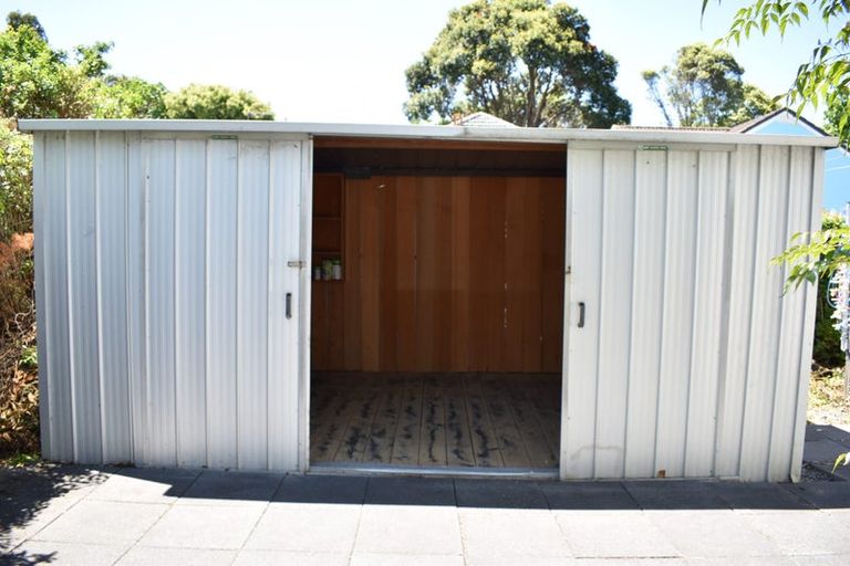 Photo of property in 2/20 Northcote Road, Takapuna, Auckland, 0622