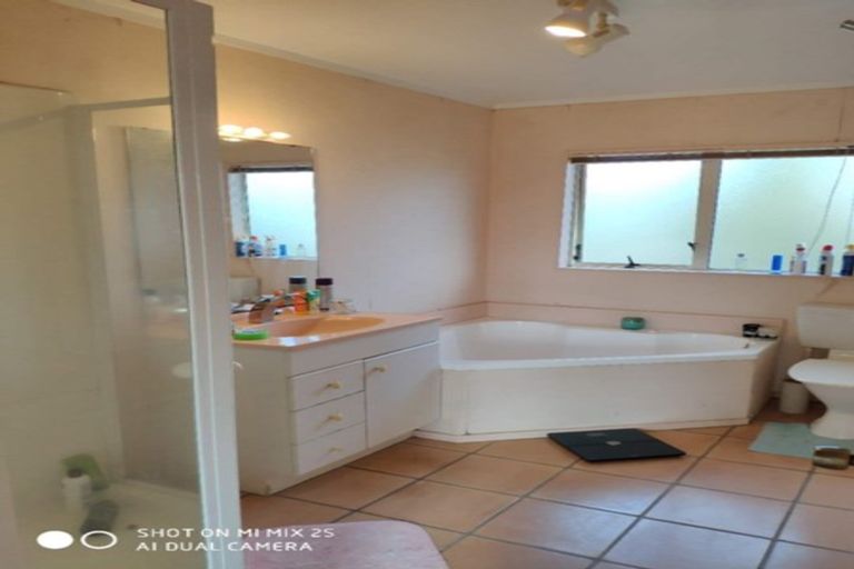 Photo of property in 1/5 Delamare Court, Sunnynook, Auckland, 0632