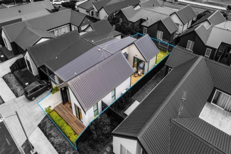 Photo of property in 7 Parachute Crescent, Papakura, 2110