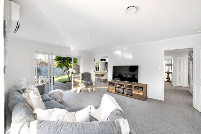 Photo of property in 10 Mt Blanc Place, Northpark, Auckland, 2013