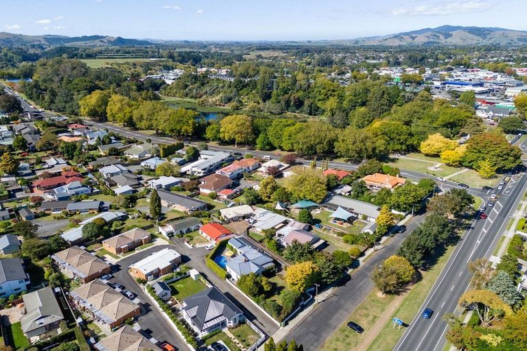 Photo of property in 110 Victoria Street, Cambridge, 3434