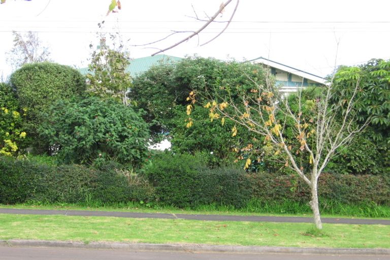 Photo of property in 9 Grande Vue Road, Papatoetoe, Auckland, 2025