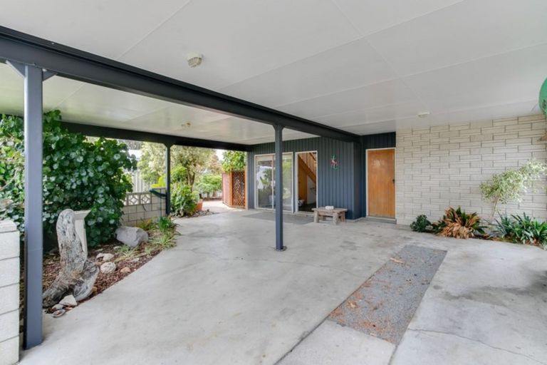 Photo of property in 17 Totara Street, Taradale, Napier, 4112