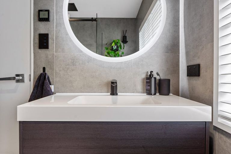 Photo of property in 3a Bannings Way, Hobsonville, Auckland, 0618