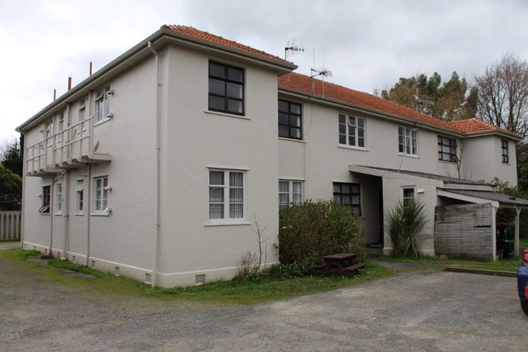 Photo of property in 553 Featherston Street, Roslyn, Palmerston North, 4414