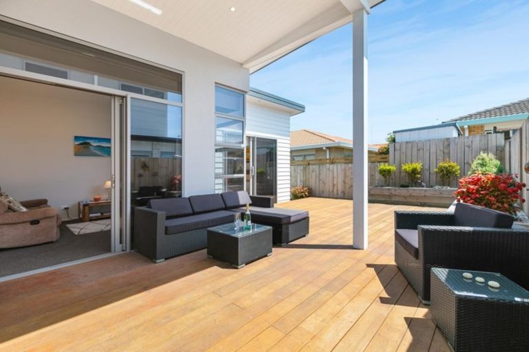 Photo of property in 14 Hugo Way, Papamoa Beach, Papamoa, 3118