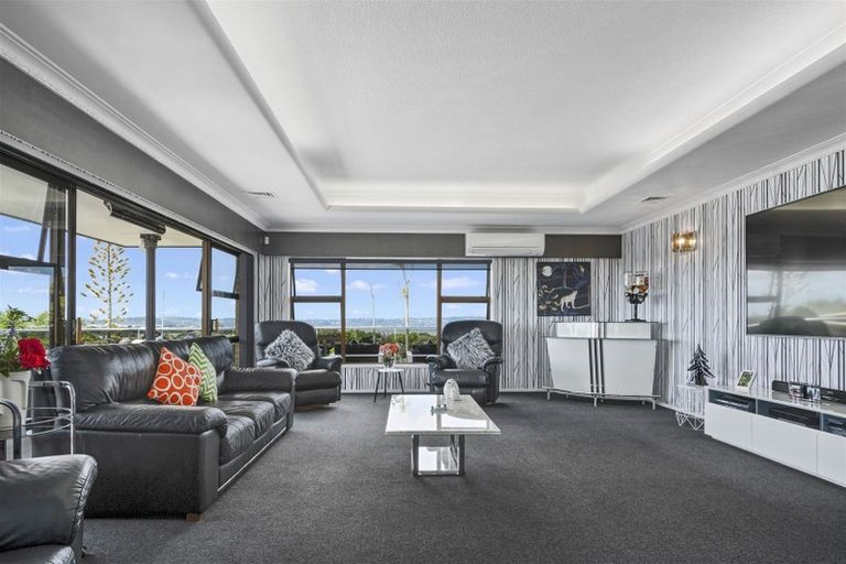 Photo of property in 161 Luckens Road, West Harbour, Auckland, 0618