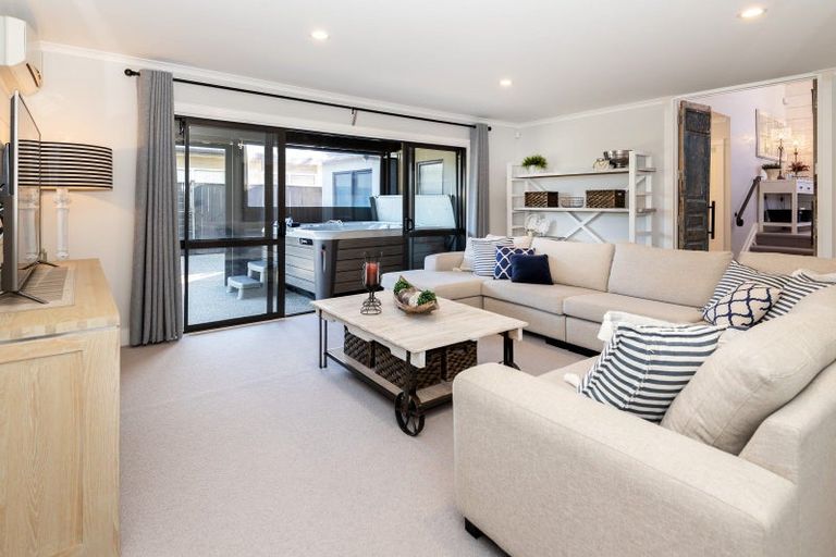 Photo of property in 103 Pine Harbour Parade, Beachlands, Auckland, 2018