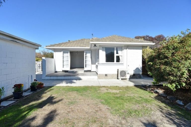 Photo of property in 80 Pacific Road, North New Brighton, Christchurch, 8083