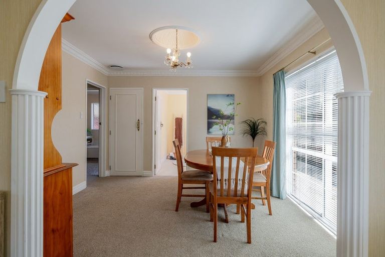 Photo of property in 17 Earl Place, Hokowhitu, Palmerston North, 4410