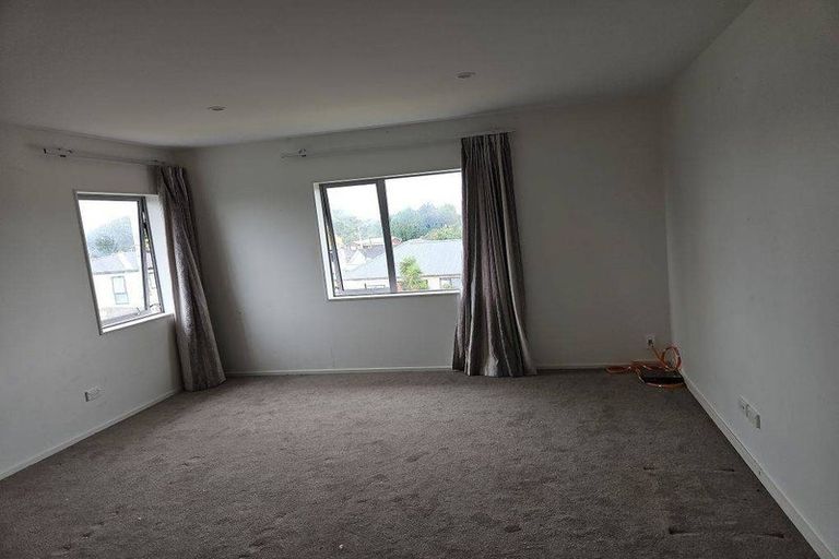 Photo of property in 10 Cliff Road, Papakura, 2110