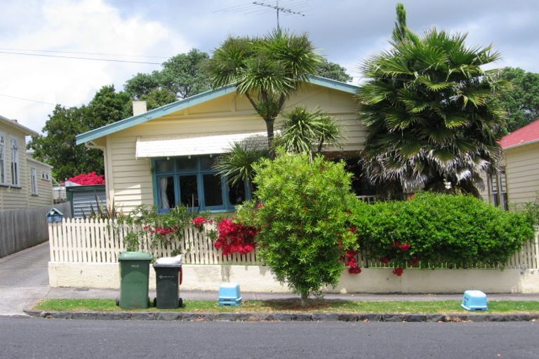 Photo of property in 16 Stanmore Road, Grey Lynn, Auckland, 1021