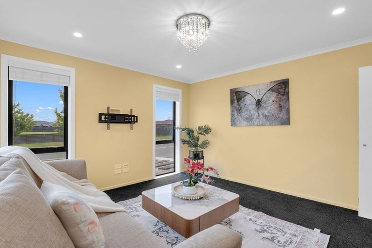 Photo of property in 43 Nicolau Avenue, Rolleston, 7615