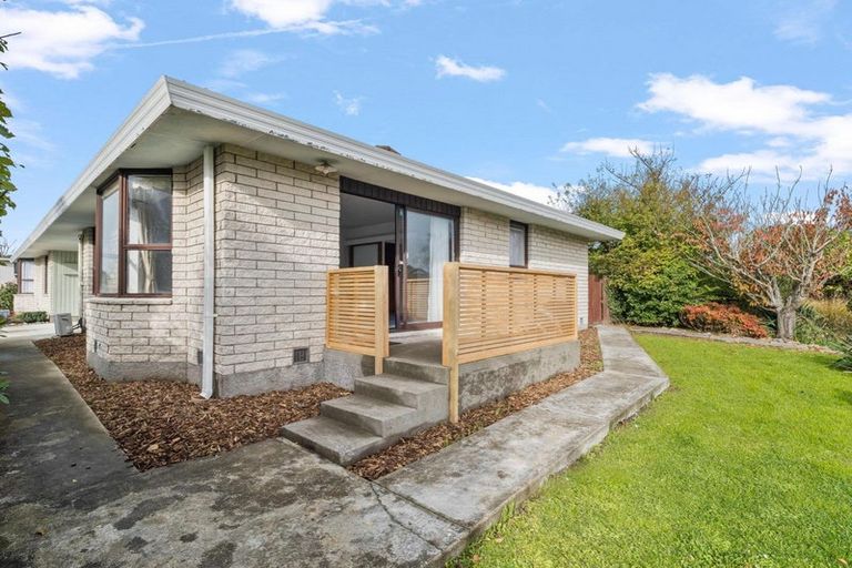 Photo of property in 1/2 Castile Place, Belfast, Christchurch, 8051