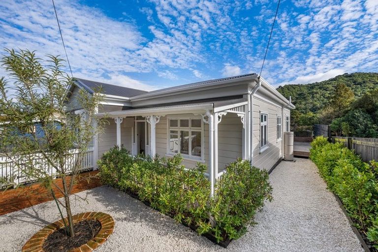Photo of property in 95b Waikawa Road, Picton, 7220
