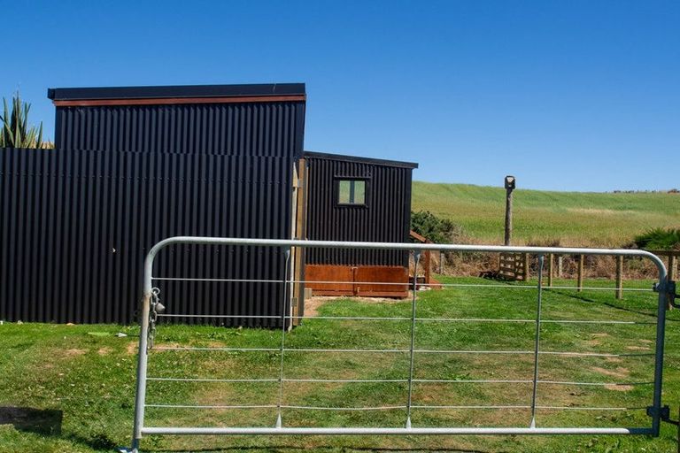 Photo of property in 19 Monkey Island Road, Orepuki, Riverton, 9881