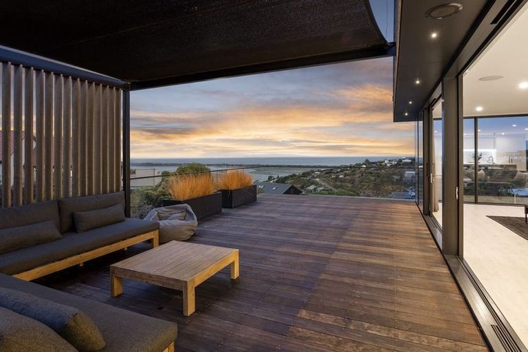 Photo of property in 3 Selleck Street, Mount Pleasant, Christchurch, 8081