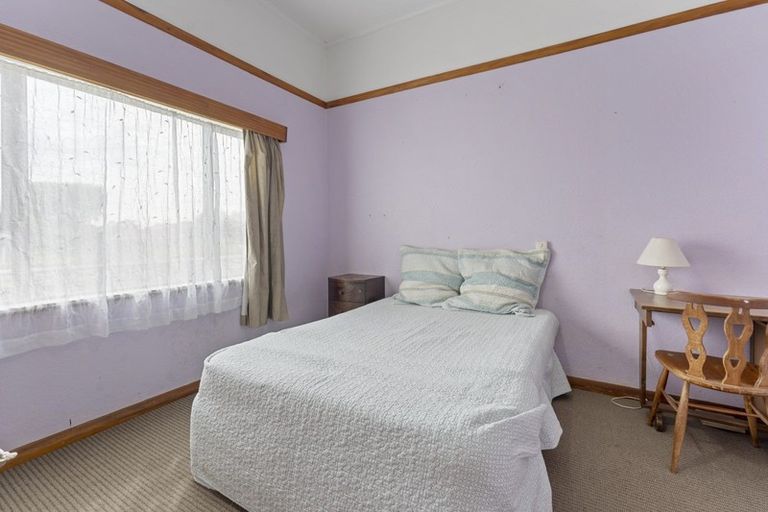 Photo of property in 72 Avenue Road, Foxton, 4814