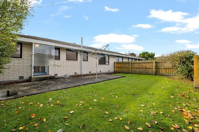 Photo of property in 1/2 Castile Place, Belfast, Christchurch, 8051