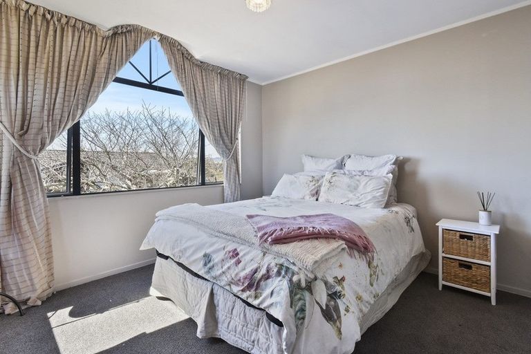 Photo of property in 25 Reynard Terrace, Conifer Grove, Takanini, 2112