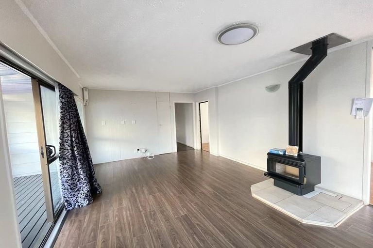 Photo of property in 1/9 Casuarina Road, Half Moon Bay, Auckland, 2012