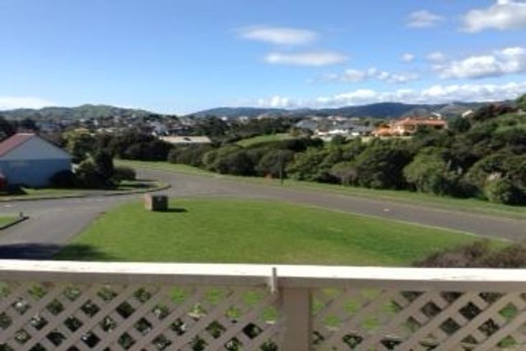 Photo of property in 1 Seagull Place, Whitby, Porirua, 5024