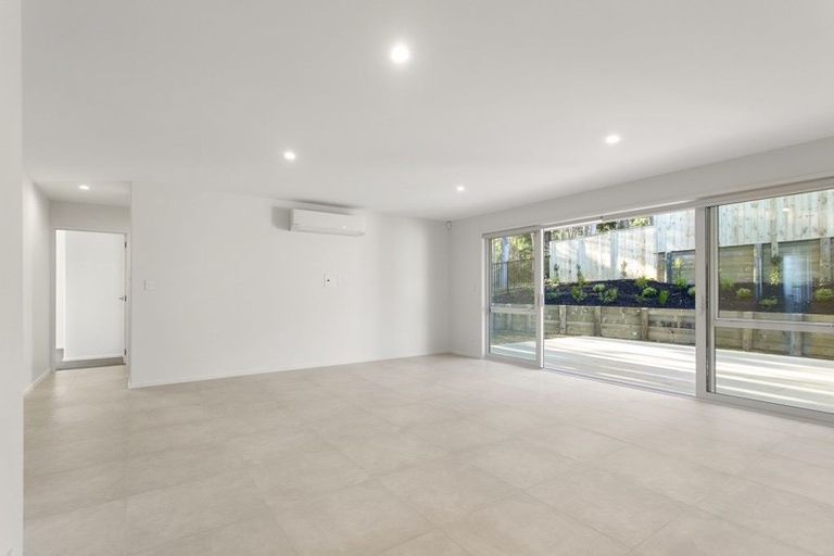 Photo of property in 5 Maraeariki Avenue, Orewa, 0931
