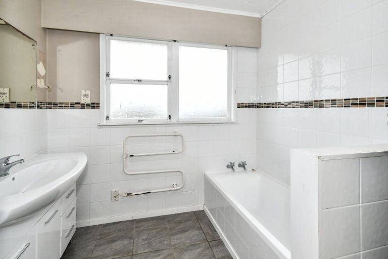 Photo of property in 20 Helenslee Road, Pokeno, 2402