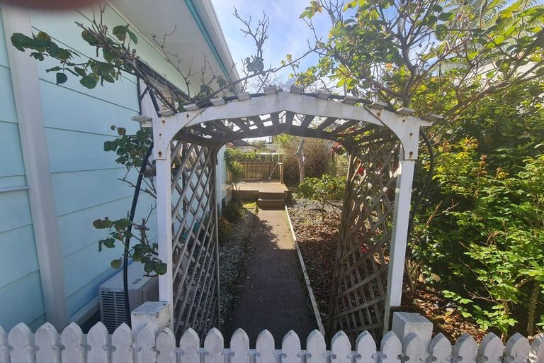 Photo of property in 2/11 Bauchop Road, Waterloo, Lower Hutt, 5011
