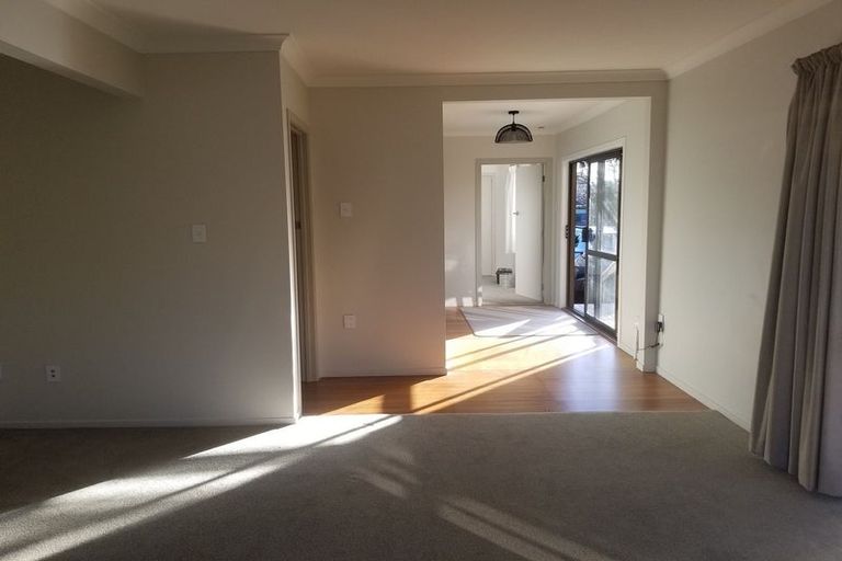 Photo of property in 25a Wallath Road, Westown, New Plymouth, 4310