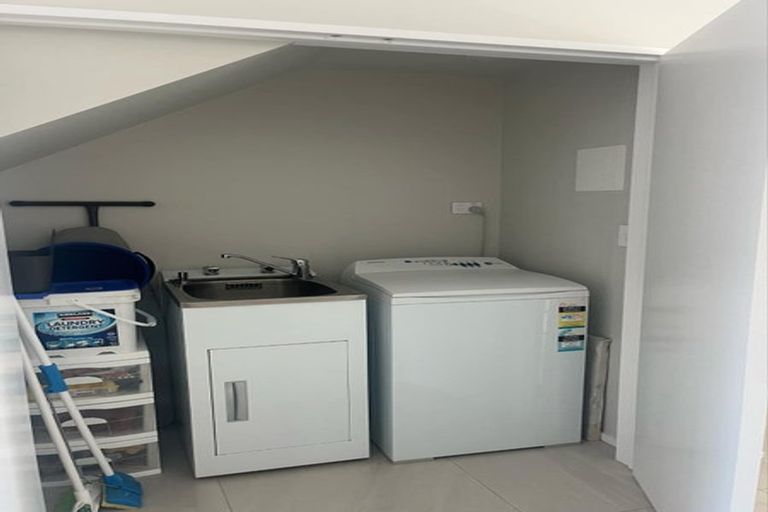 Photo of property in 24 Waenganui Road, Hobsonville, Auckland, 0616