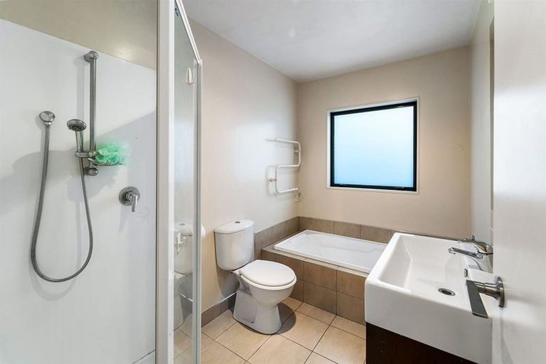Photo of property in Hibiscus Garden, 9 Lavender Garden Lane, Oteha, Auckland, 0632