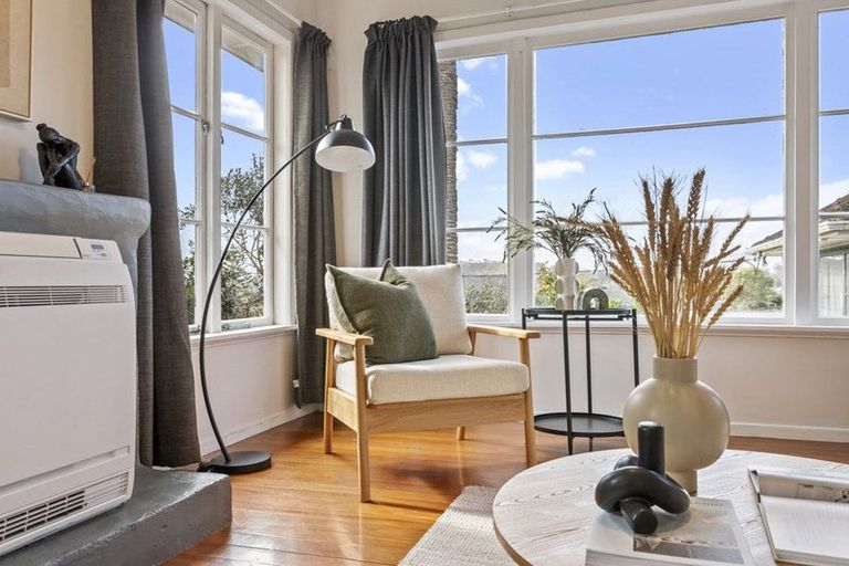 Photo of property in 90 Woodglen Road, Glen Eden, Auckland, 0602