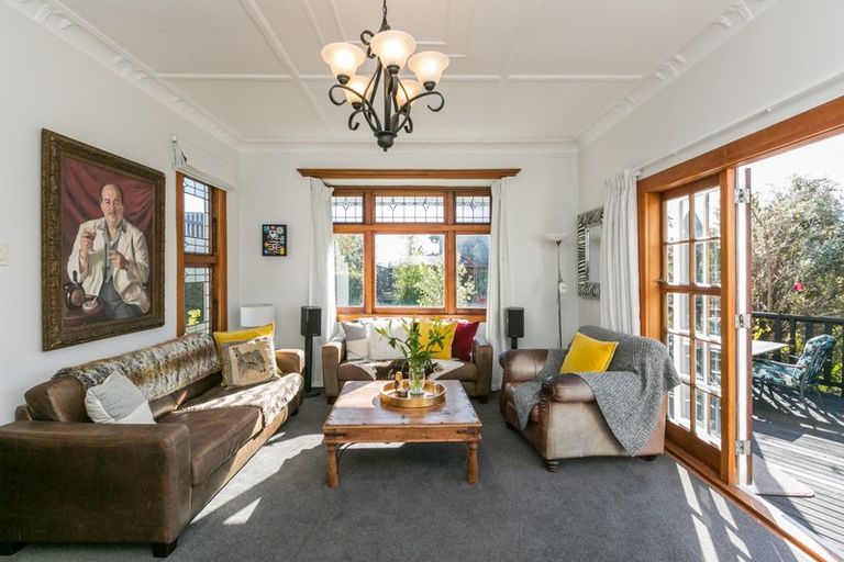 Photo of property in 21 Coleman Terrace, Bluff Hill, Napier, 4110