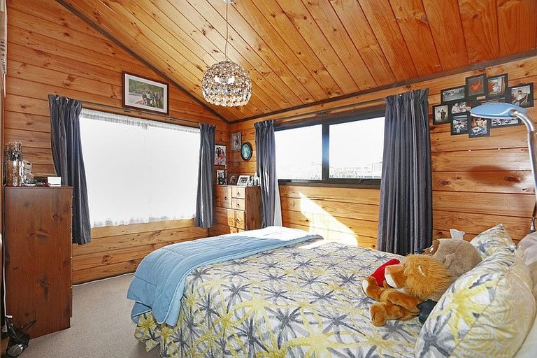 Photo of property in 16 Pohutukawa Drive, Opunake, 4616