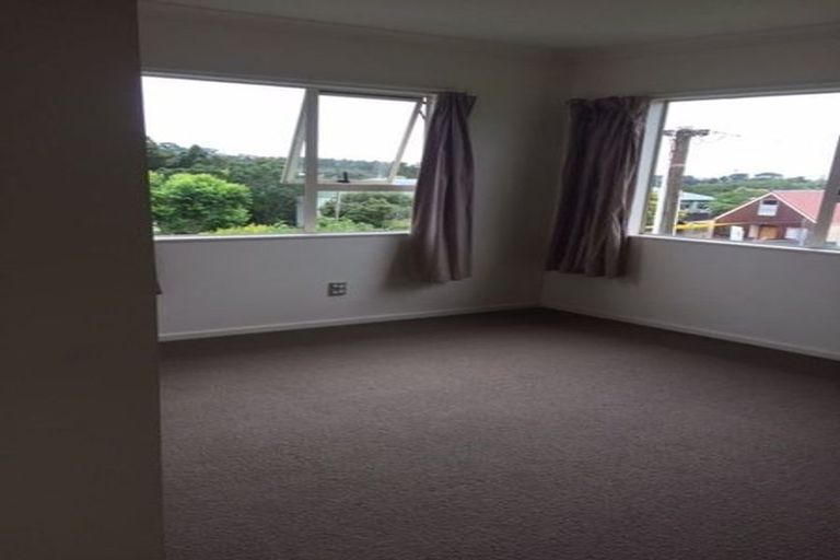 Photo of property in 16 Kauri Glen Road, Northcote, Auckland, 0627