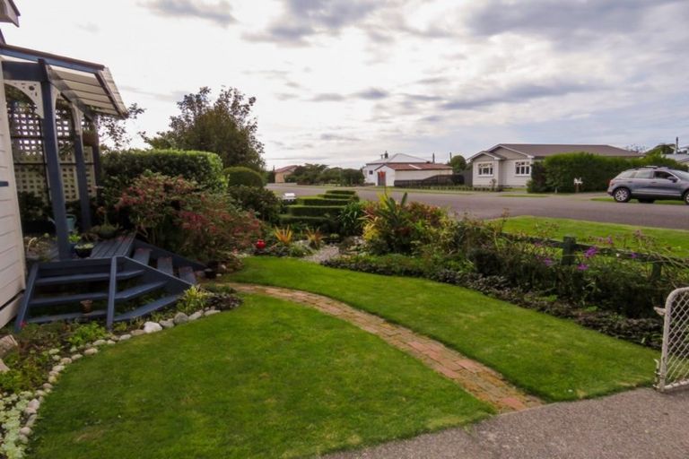 Photo of property in 8 Watson Street, Westport, 7825