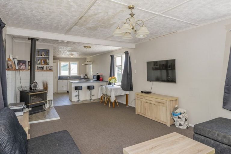 Photo of property in 18 Shamrock Street, Levin, 5510