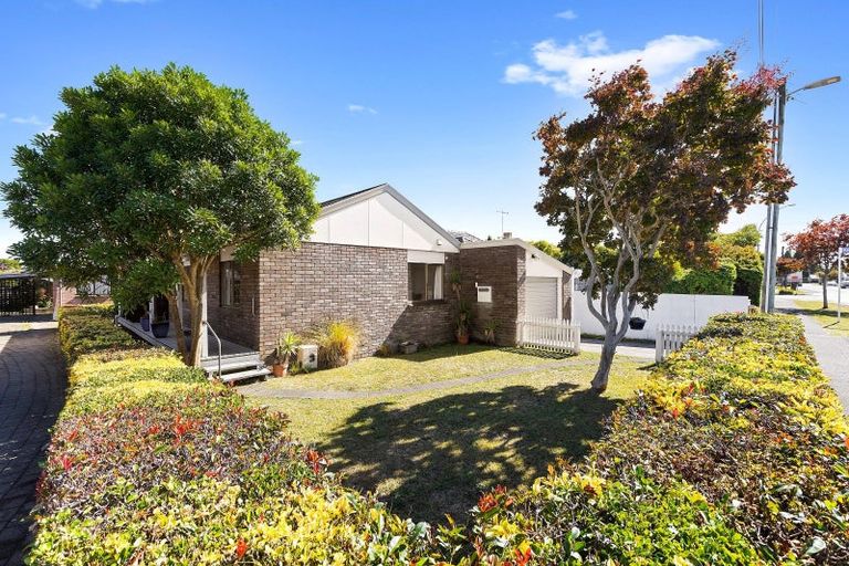 Photo of property in 65a Vardon Road, St Andrews, Hamilton, 3200