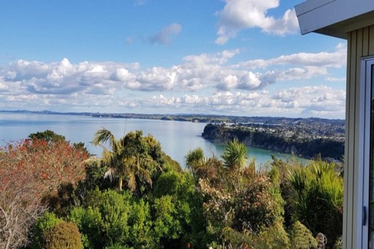 Photo of property in 99 Roberts Road, Matakatia, Whangaparaoa, 0930