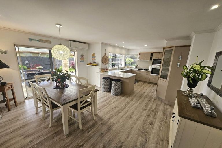 Photo of property in 4 Amery Place, Papamoa Beach, Papamoa, 3118