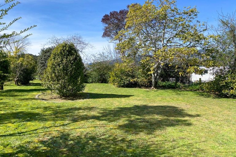 Photo of property in 108 Commercial Street, Takaka, 7110