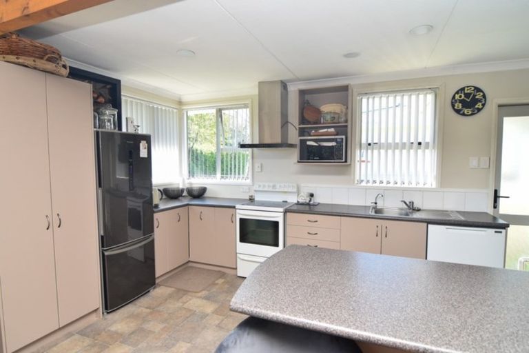 Photo of property in 65 Victoria Street, Carterton, 5713