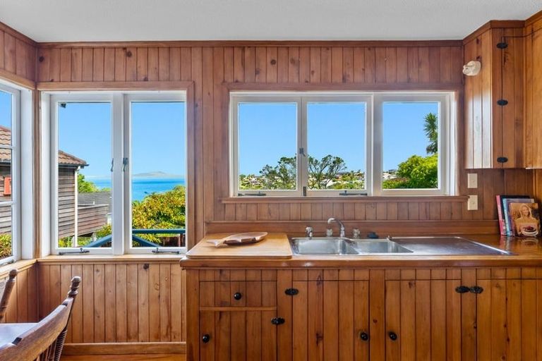 Photo of property in 41 Montgomery Avenue, Rothesay Bay, Auckland, 0630