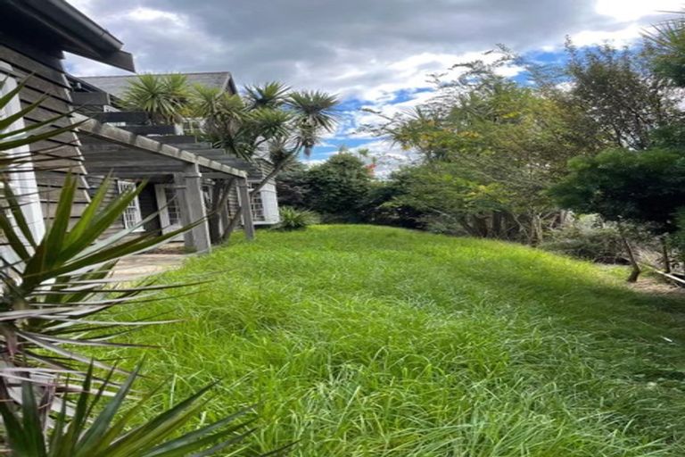 Photo of property in 18 Glenvar Ridge Road, Long Bay, Auckland, 0630