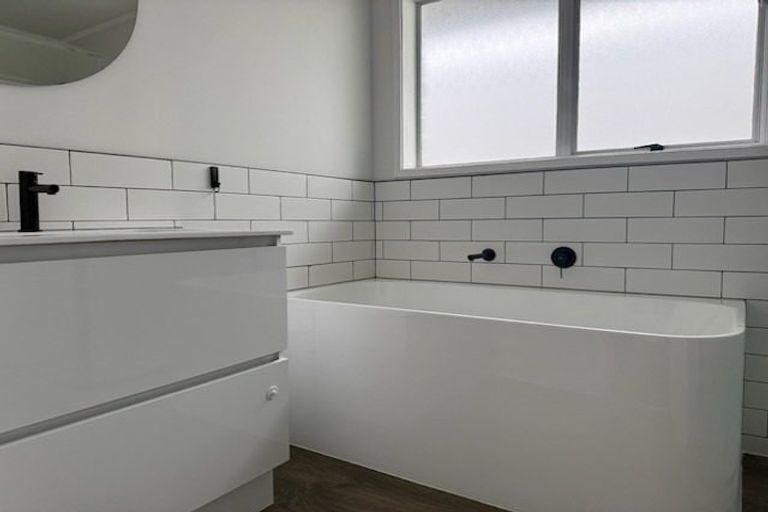 Photo of property in 19 Endeavour Avenue, Welcome Bay, Tauranga, 3112