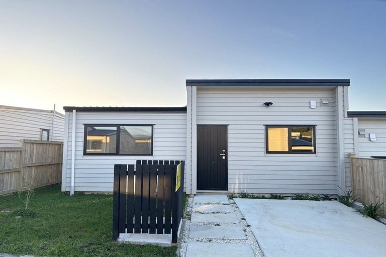 Photo of property in 24a Poruru Close, Papakura, 2110